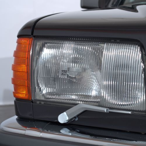 Mercedes-Benz 560SEL 1988