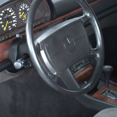 Mercedes-Benz 560SEL 1988
